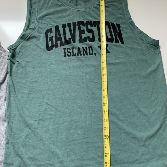 Lot Of 2‎ Tank Tops, Disneyland Resort L, Galveston M - Picture 9 of 10